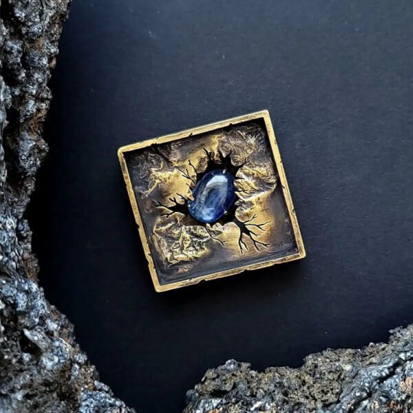 Broche nordique carrée Iceland Strokkur - cyanite