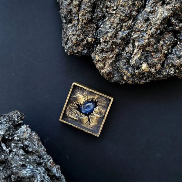 Broche nordique carrée Iceland Strokkur - cyanite