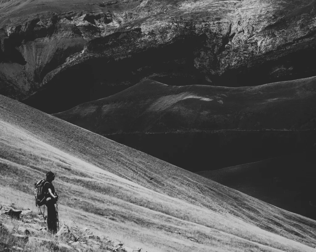 Trek au Monte Perdido, Pyrénées Trek dans les Pyrénées, vue d'un vallon du Monte Perdido, Jill Pollock Vaea Designs